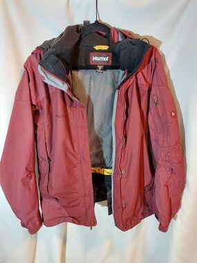 Marmot Tamarack Waterproof Hooded Jacket - Maroon/Deep Red - Women’s Medium